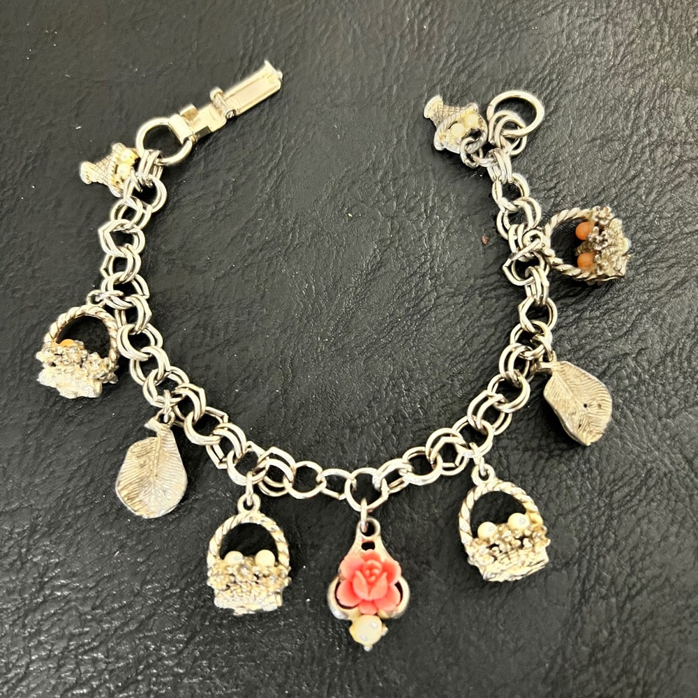 Vintage‎ Silver Tone Flower Basket Rose Charm Bracelet Size 7 Grandmacore 70s